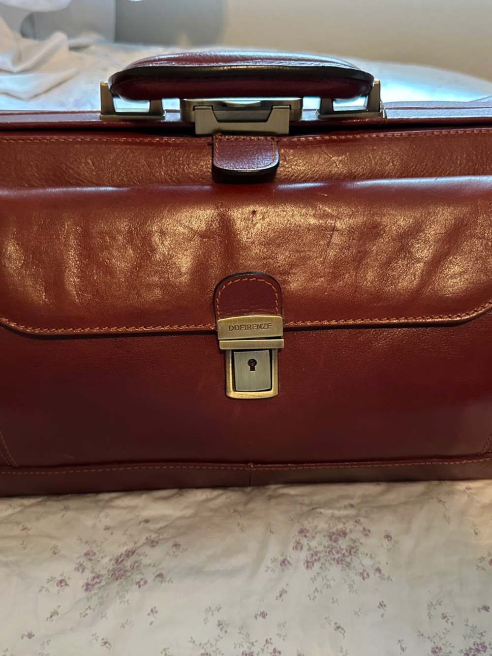 Men's Leather Doctor Bag in Deep Brown - Classic Carryall